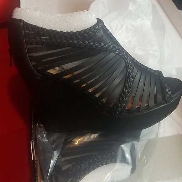 TORRID size 10.5W black woman strappy wedges - Picture 3 of 6